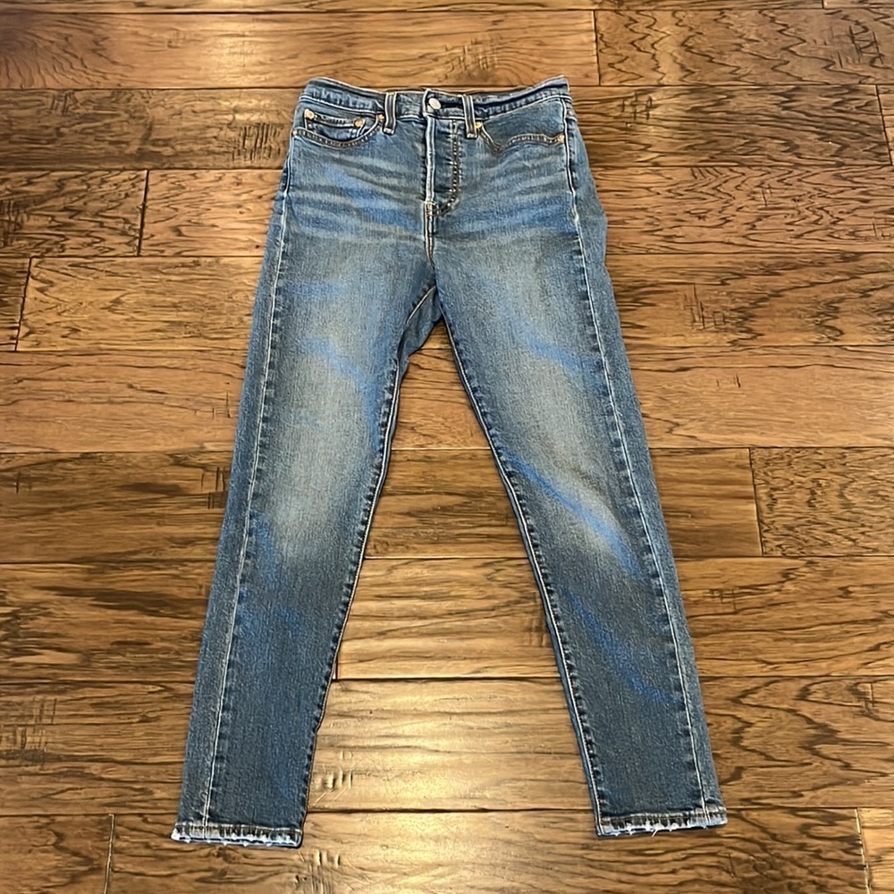 Levi’s Wedgie Skinny High Rise Size 27